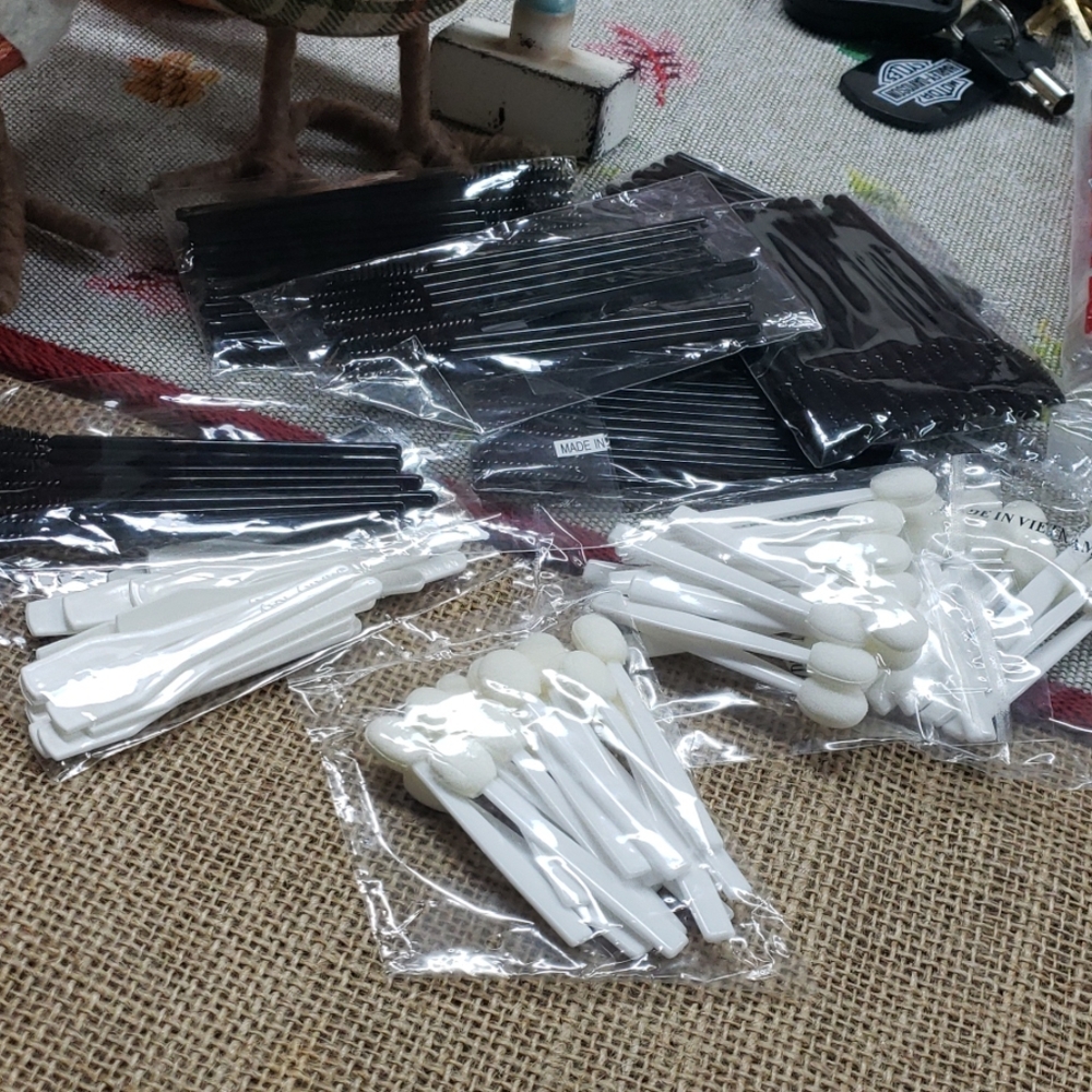 Lot of Mary Kay Makeup applicators